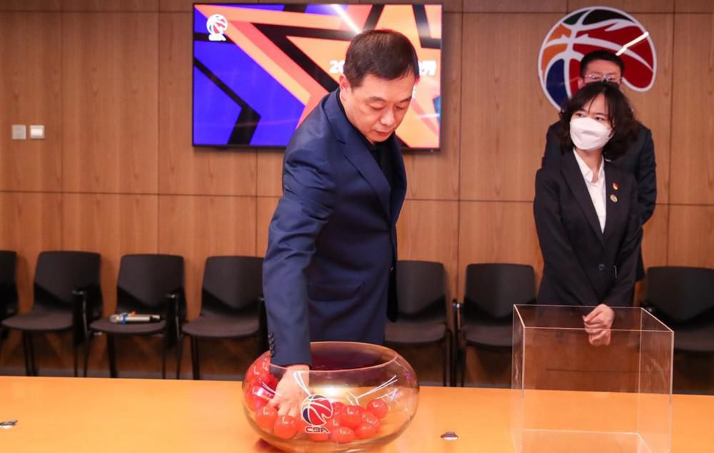 他说：“赢下本赛季的最后一场主场比赛非常重要，欧冠资格的争夺会持续到最后，很多球队都在竞争。